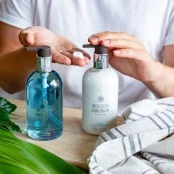 MOLTON BROWN Coastal Cypress & Sea Fennel Hand Lotion 300 Ml -Modekosmetik 1422987 MOLTON BROWN Coastal Cypress Sea Fennel Hand Lotion 300 ml.5ba539de